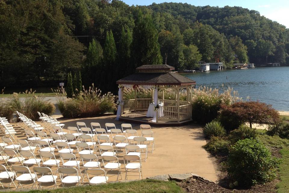 Wedding ceremony at rumbling bald resort, lake lure, nc