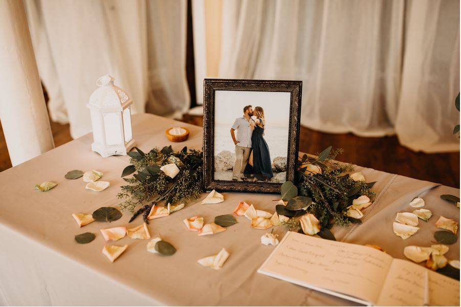 Guest book table