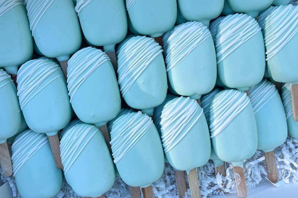 Cakepops- Something blue theme