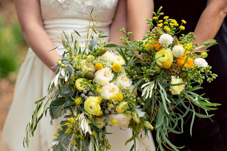 Monochromatic bouquet