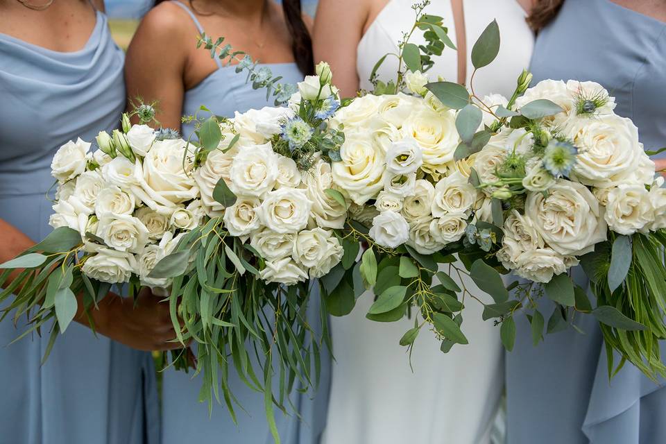 White mixed bouquets