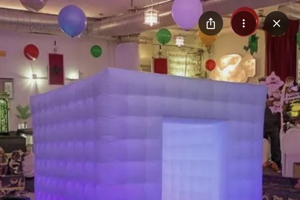 Igloo booth