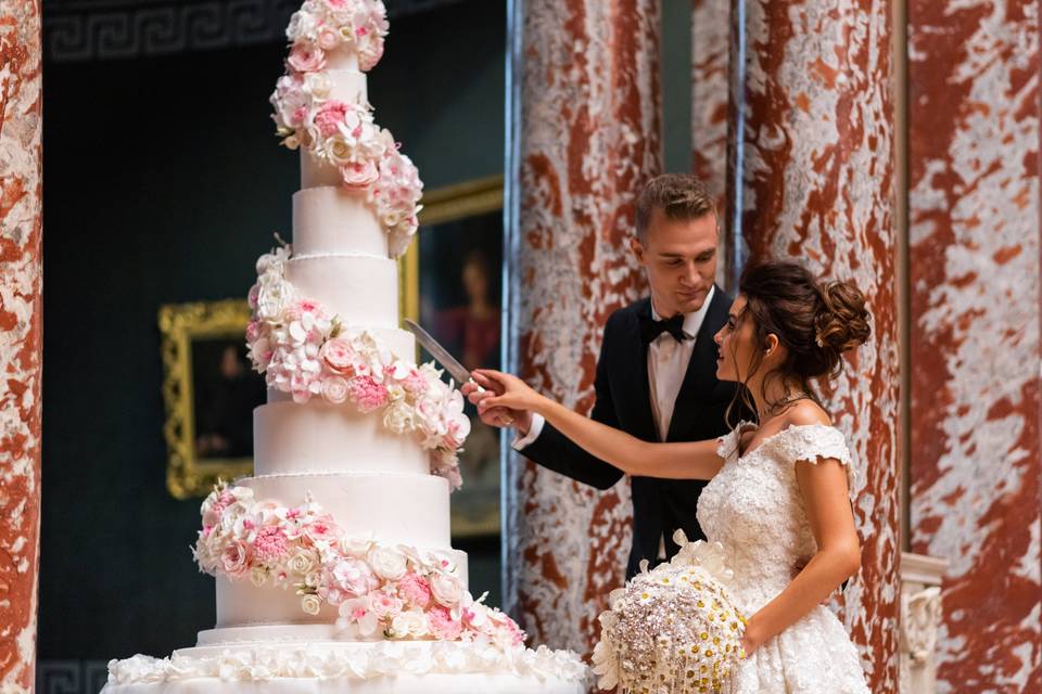 Luxury wedding cake France