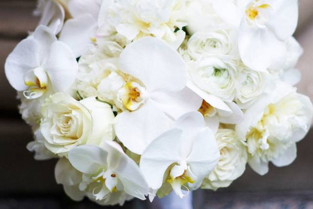 Floral table centerpiece
