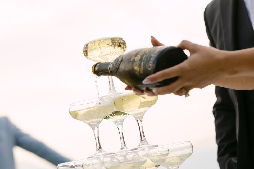 CHAMPAGNE TOWER