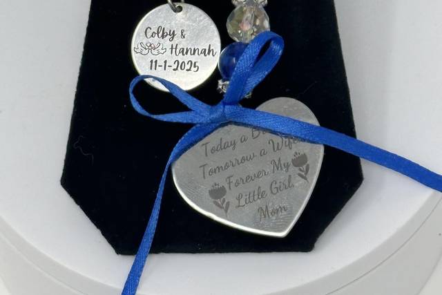 Wedding bouquet charm