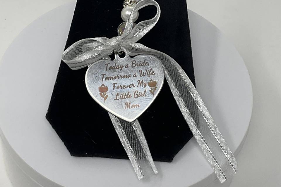 Wedding bouquet charm