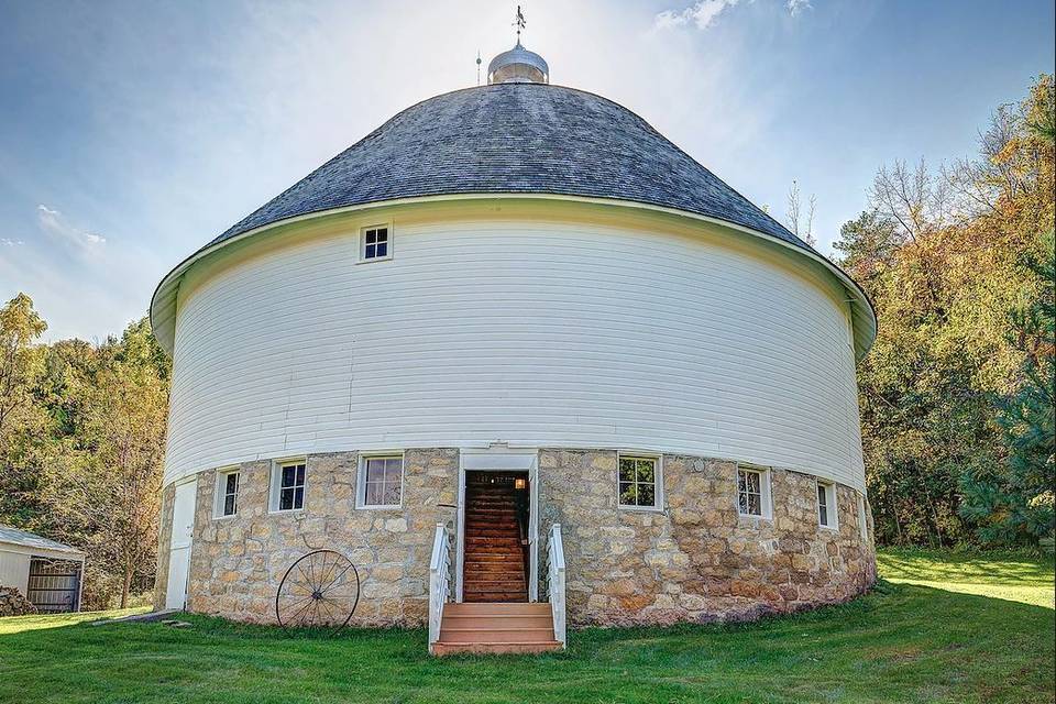 Round Barn Farm Event Center