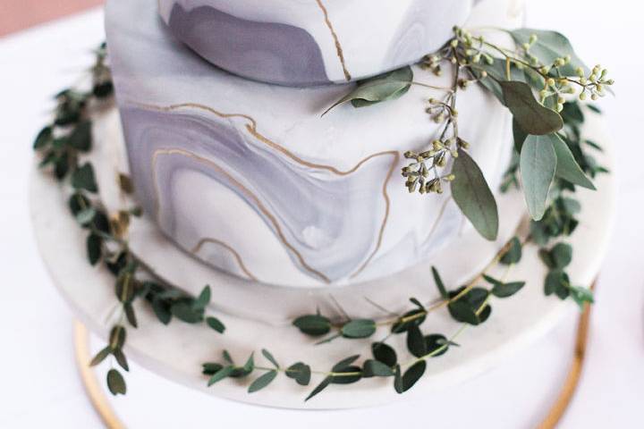 Marble wedding cake