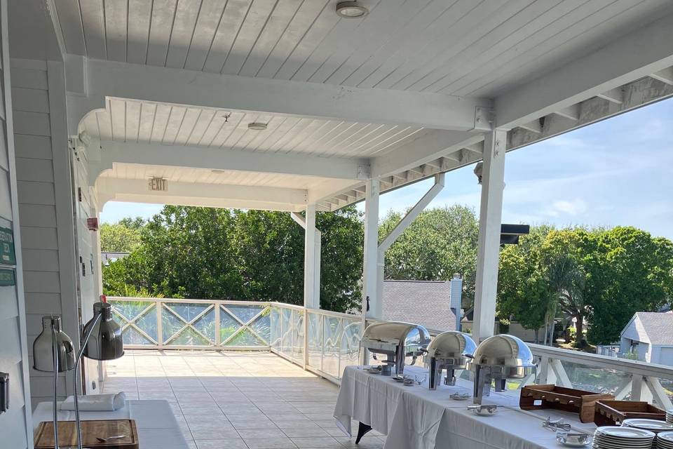 Champions Lounge outdoor optio