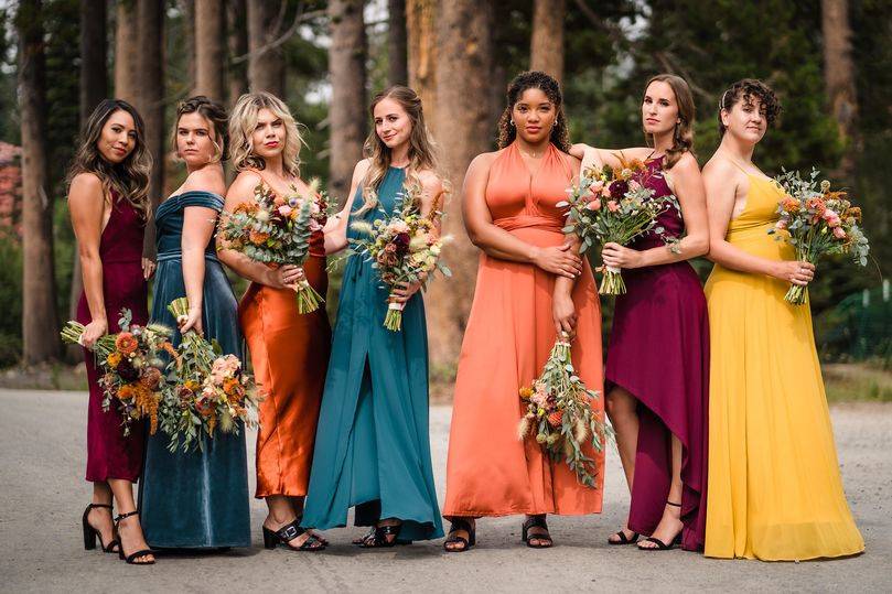 Bridemaids in mismatched dress
