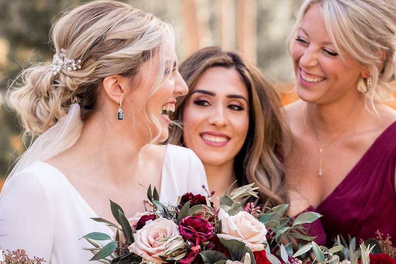 Bride & Her Bridesmaids