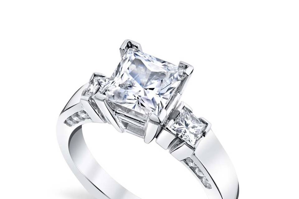 Alluring engagement ring