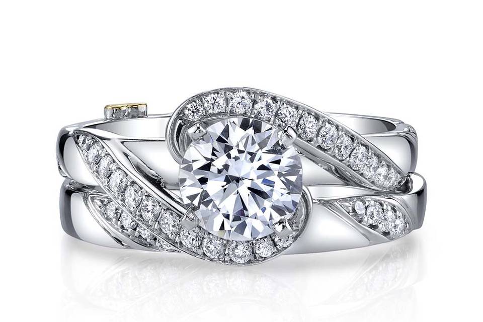 Bemused engagement ring & band