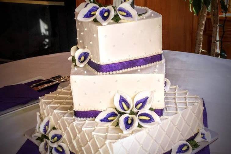 Square wedding cake