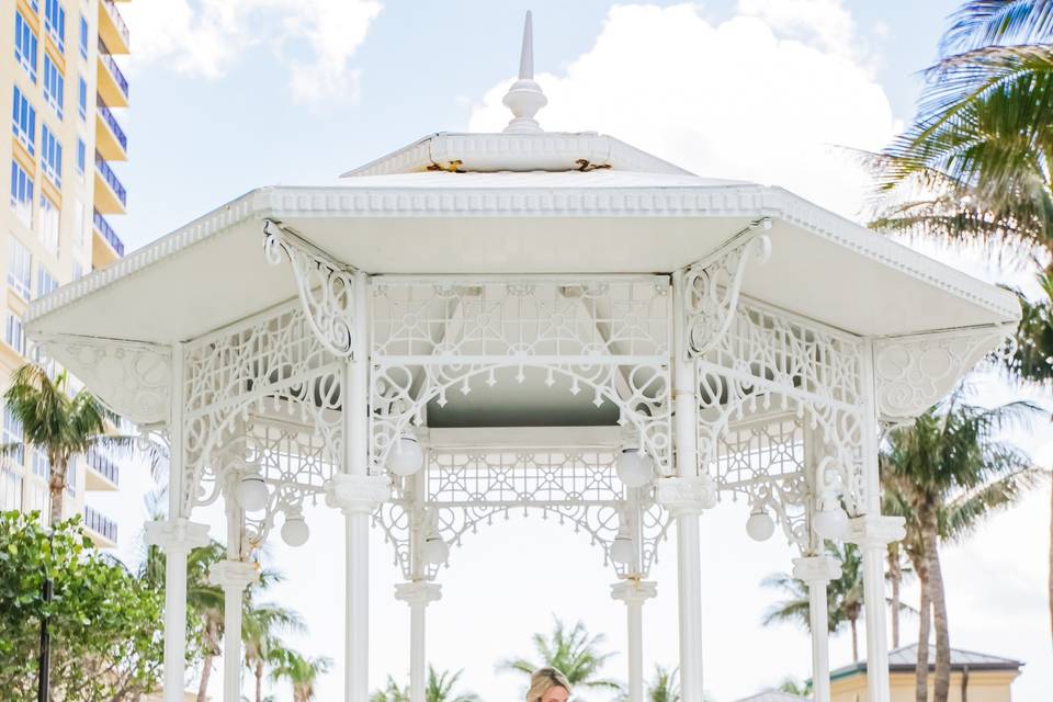 Gazebo Gardne Wedding