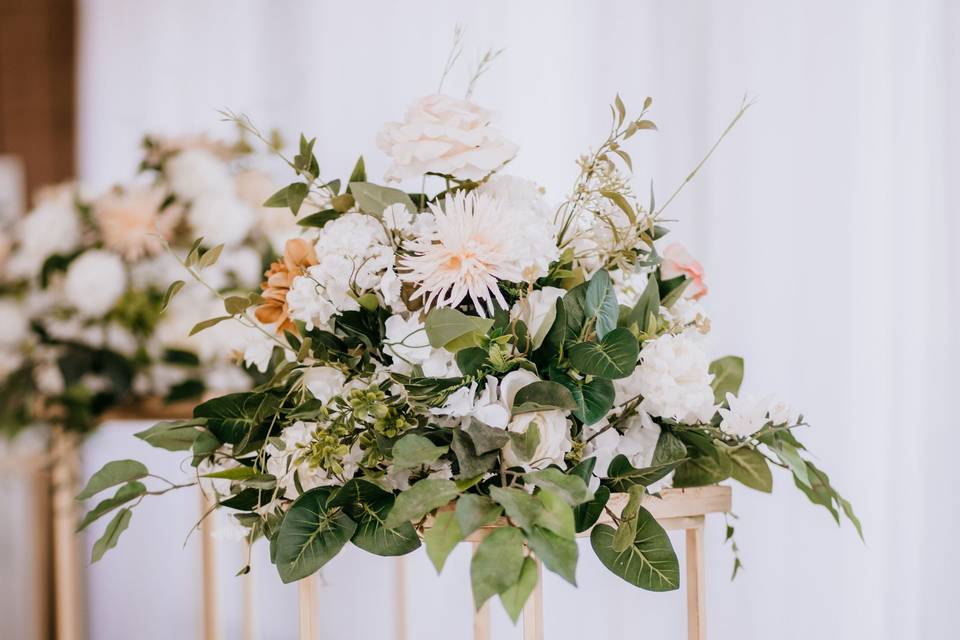 Centerpieces on Gold stand