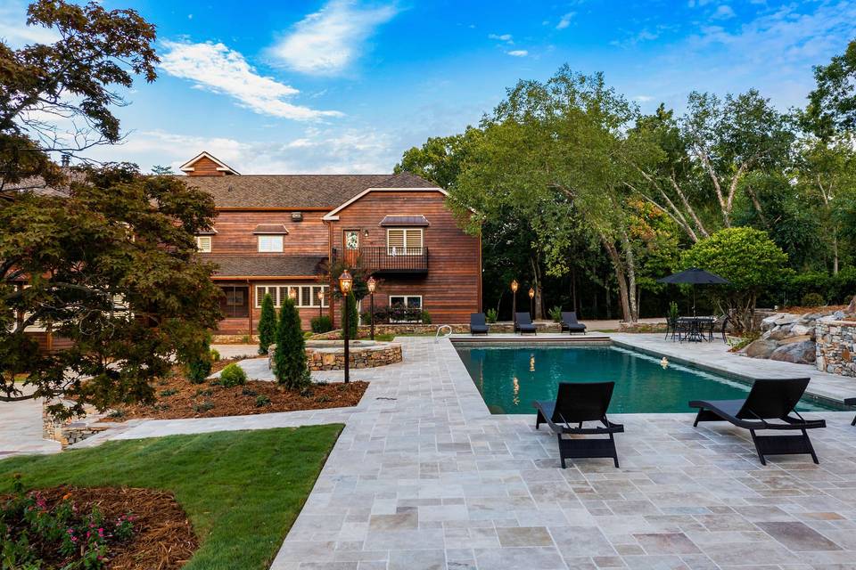 Side pool view