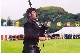 Andrew Douglas - Champion Piper