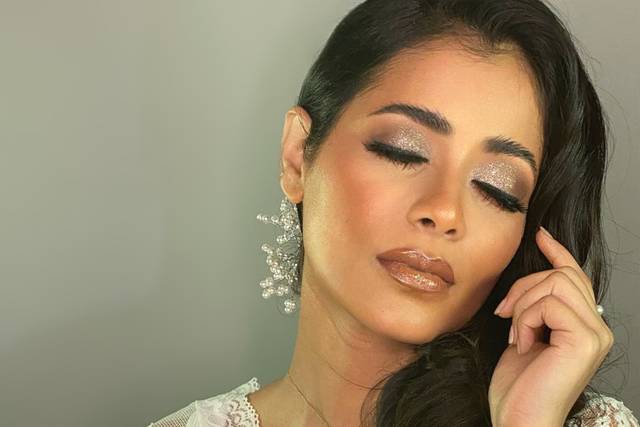 Glam and glittery makeup