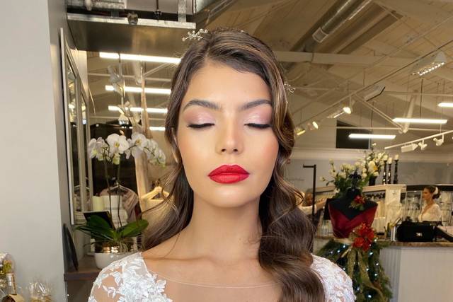 Bold lip