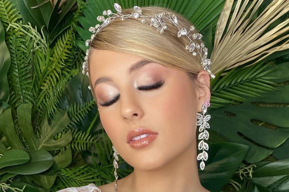 Sexy Glam Bride