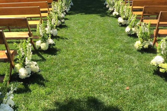 Aisle decor