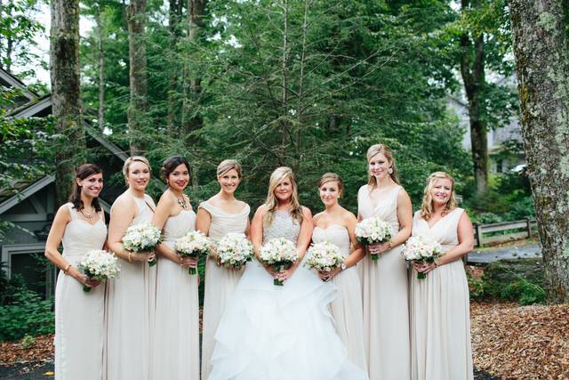 The bride with her bridesmaids