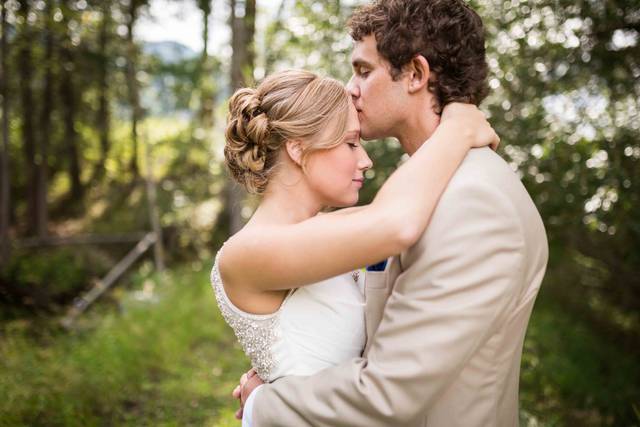 Sean and Tyler's Rainy Engagement Downtown Coeur d'Alene — Looyenga  Photography