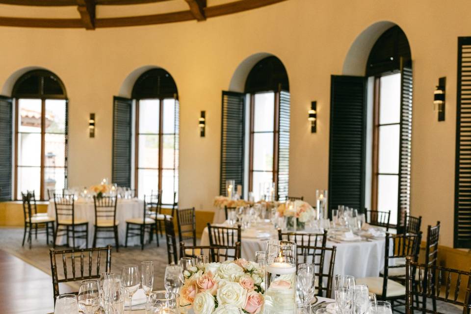 Elegant reception tables