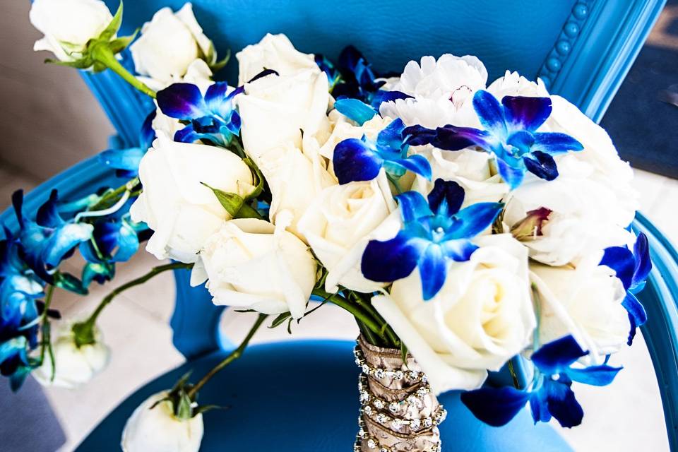 Blue orchid and rose bouquet at Champion Gate