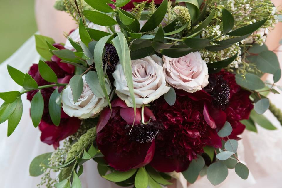 Blush and burgundy bouquet