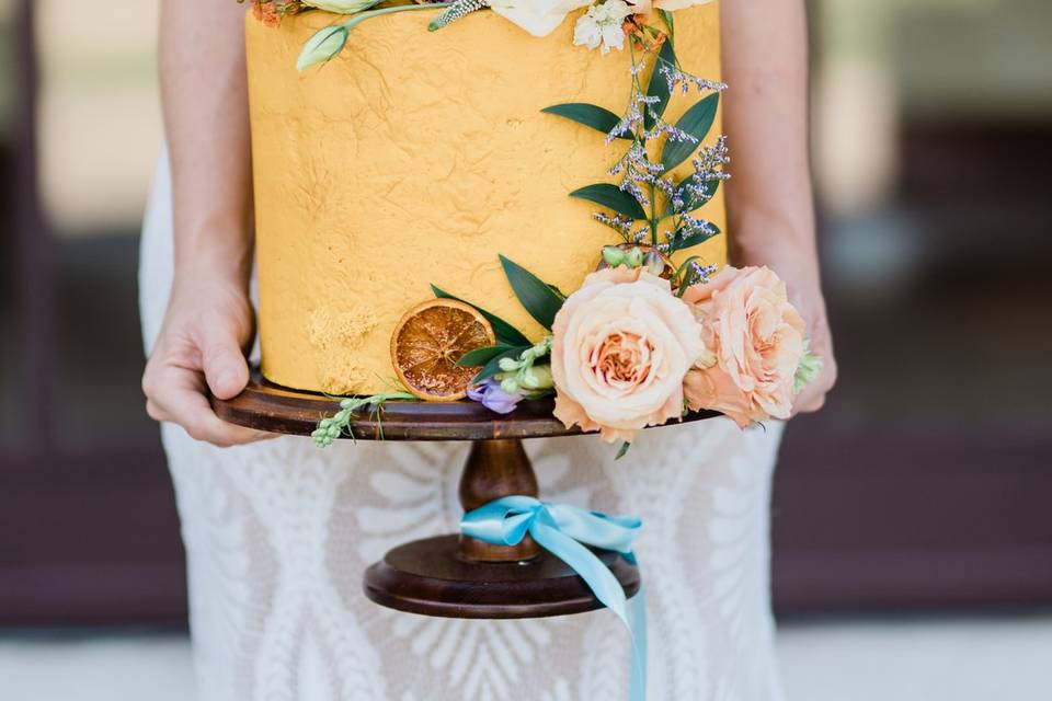 Yellow wedding cake floral