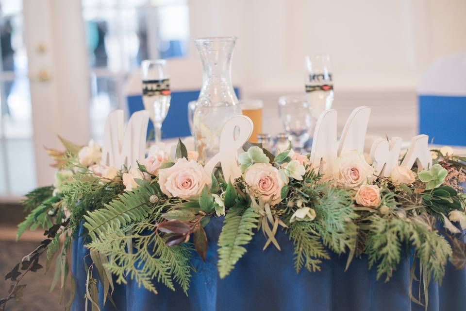 Sweetheart table garland