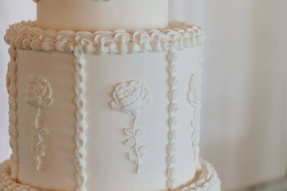 Vintage Lambeth tiered cake