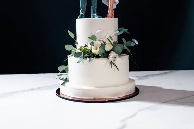 Cake topper