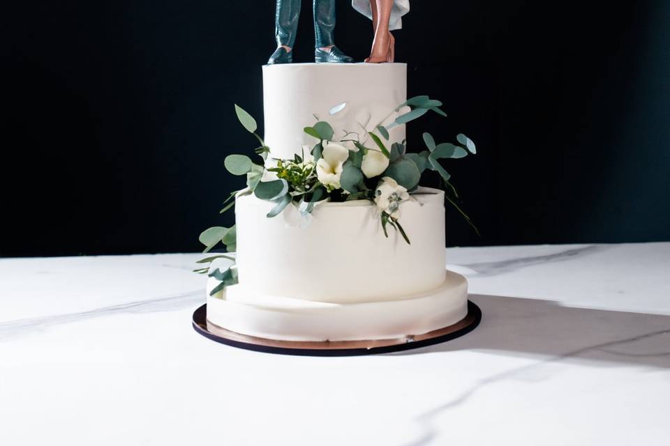 Cake topper