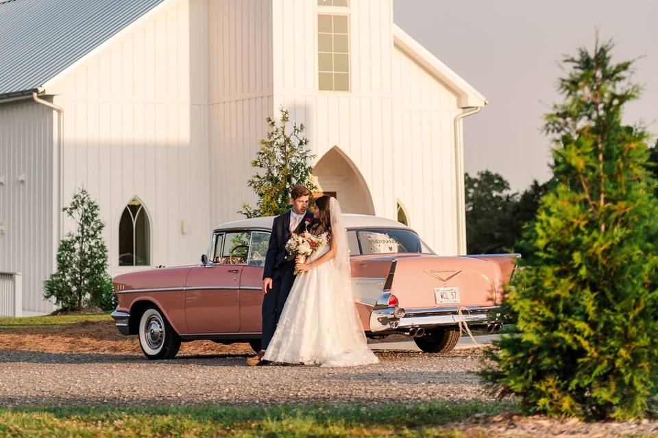 A bride in a hat,  yes!