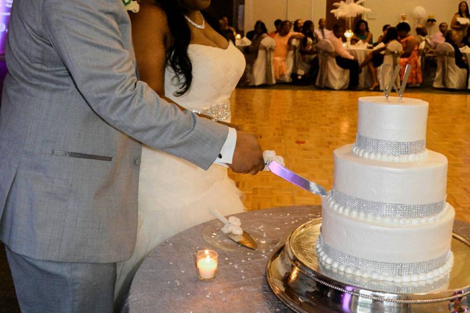 Cake cutting