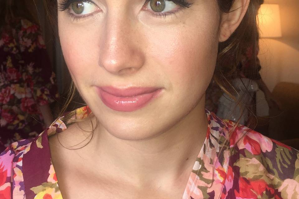 Dewy and natural finish
