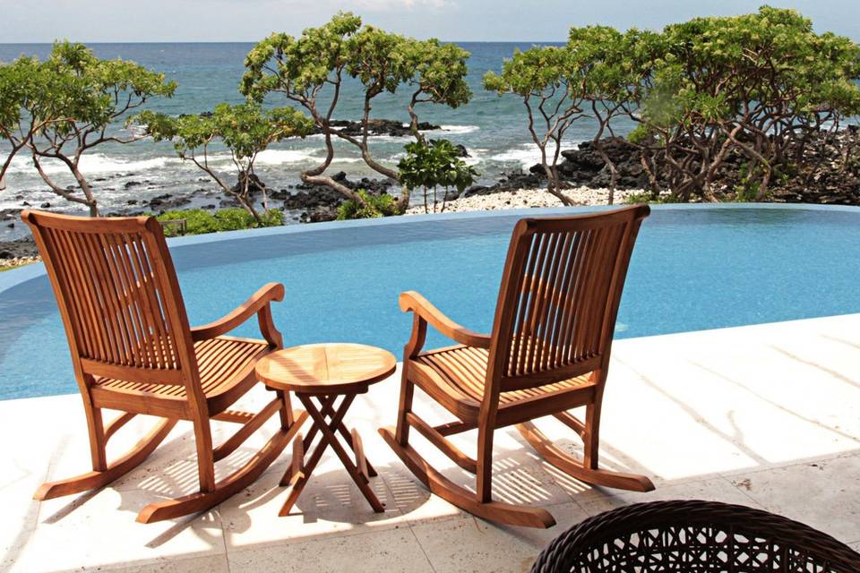 Spot dolphins from the infinity pool at Hawaii’s Polynesian-style Hale Ohi’a Kai villa — one of many over-the-top options bookable through Jetsetter’s Personal Travel Planning service.