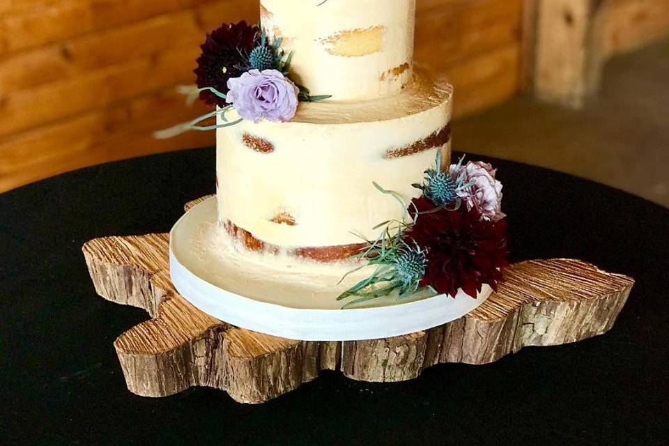 Semi naked cake