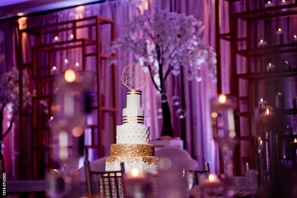 Dramatic Wedding Cake