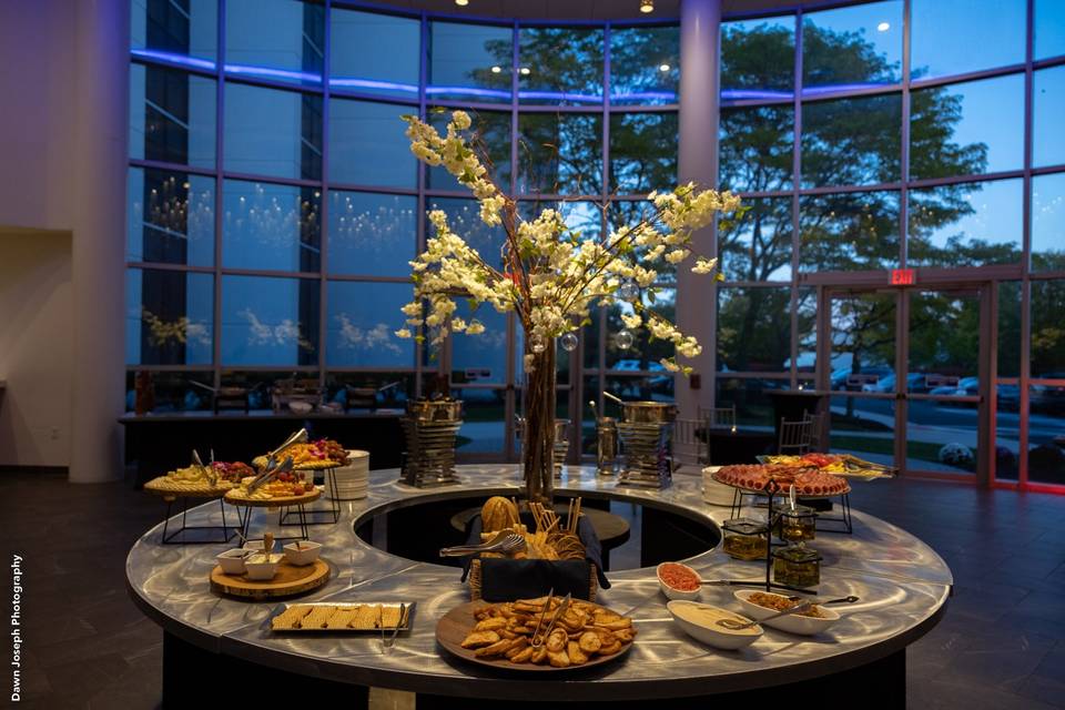 Cocktail Hour in Atrium