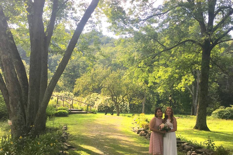 Park entrance bride and maid