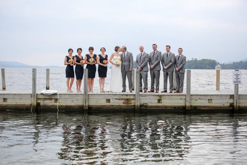 The couple with the bridesmaids and groomsmen