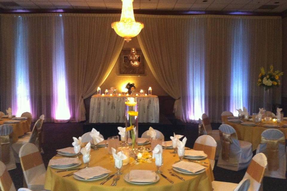 Gold themed table set-up