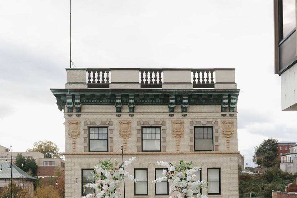 Chloe Pillars + Aisle Flowers