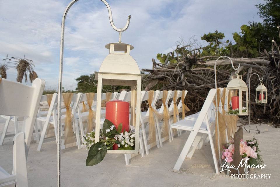 Lantern aisle markers