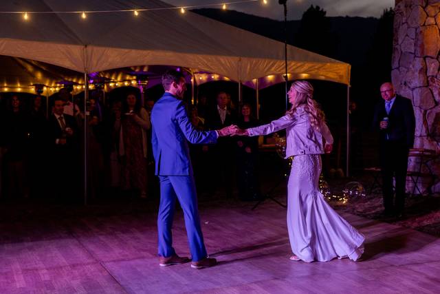 Bridebustledondancefloor